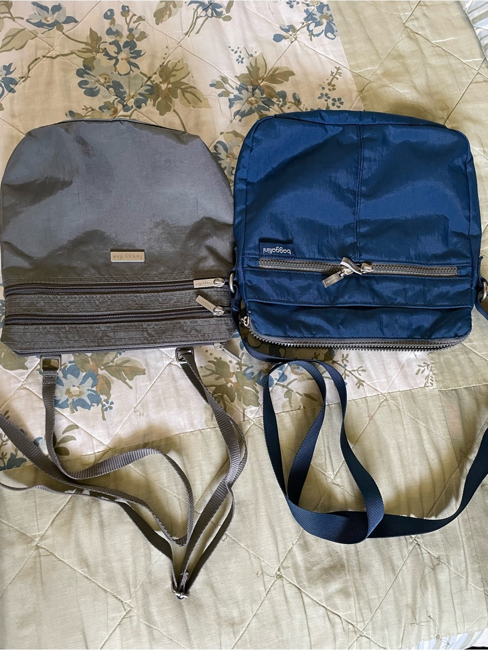 Baggallini bags/Crossbody bags - Picture 2 of 12